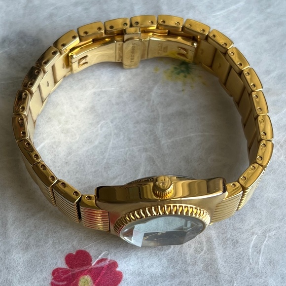 ?VTG Technos  Women’s Automatic Self-Winding Watch Gold  Tone